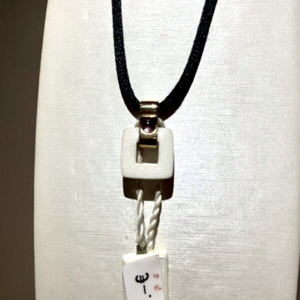 Guy Laroche Ripats